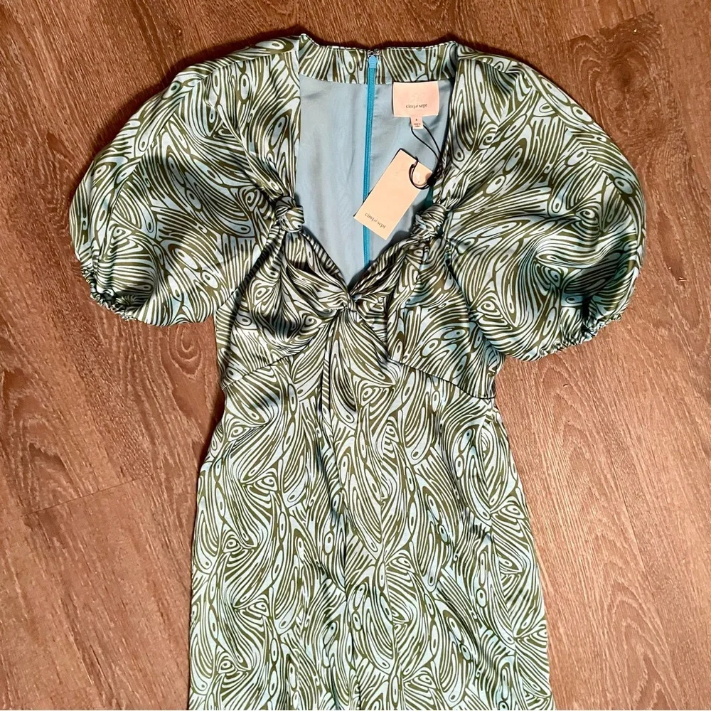 Gorgeous feminine cinq a sept
MARICE DRESS
CELESTE MULTI
Size 4 - Picture 4 of 15